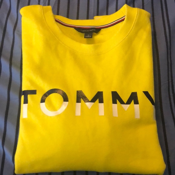 *****SOLD*****Tommy Hilfiger yellow sweatshirt - Picture 2 of 6
